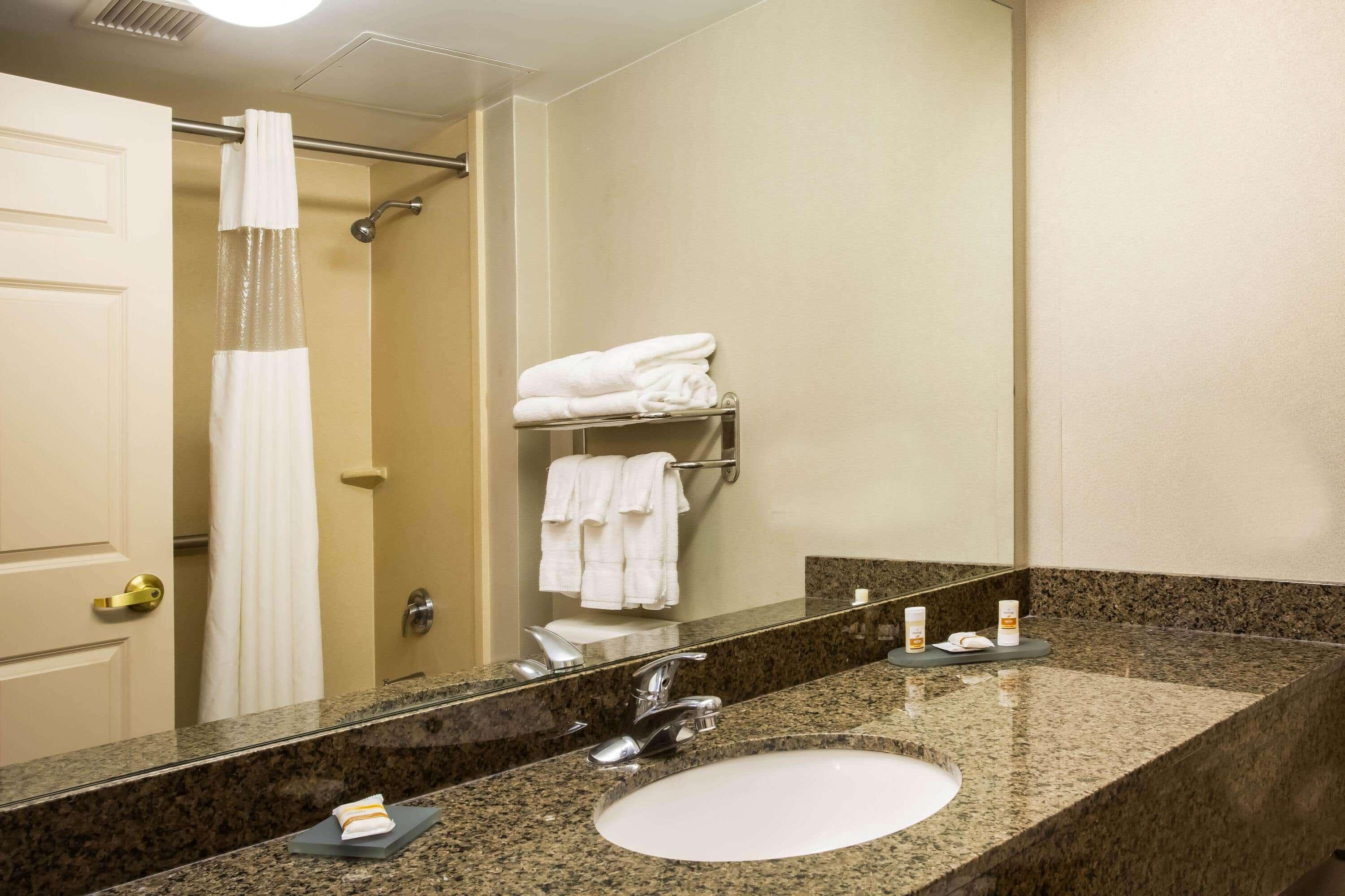 La Quinta By Wyndham Islip - Macarthur Airport Bohemia Buitenkant foto